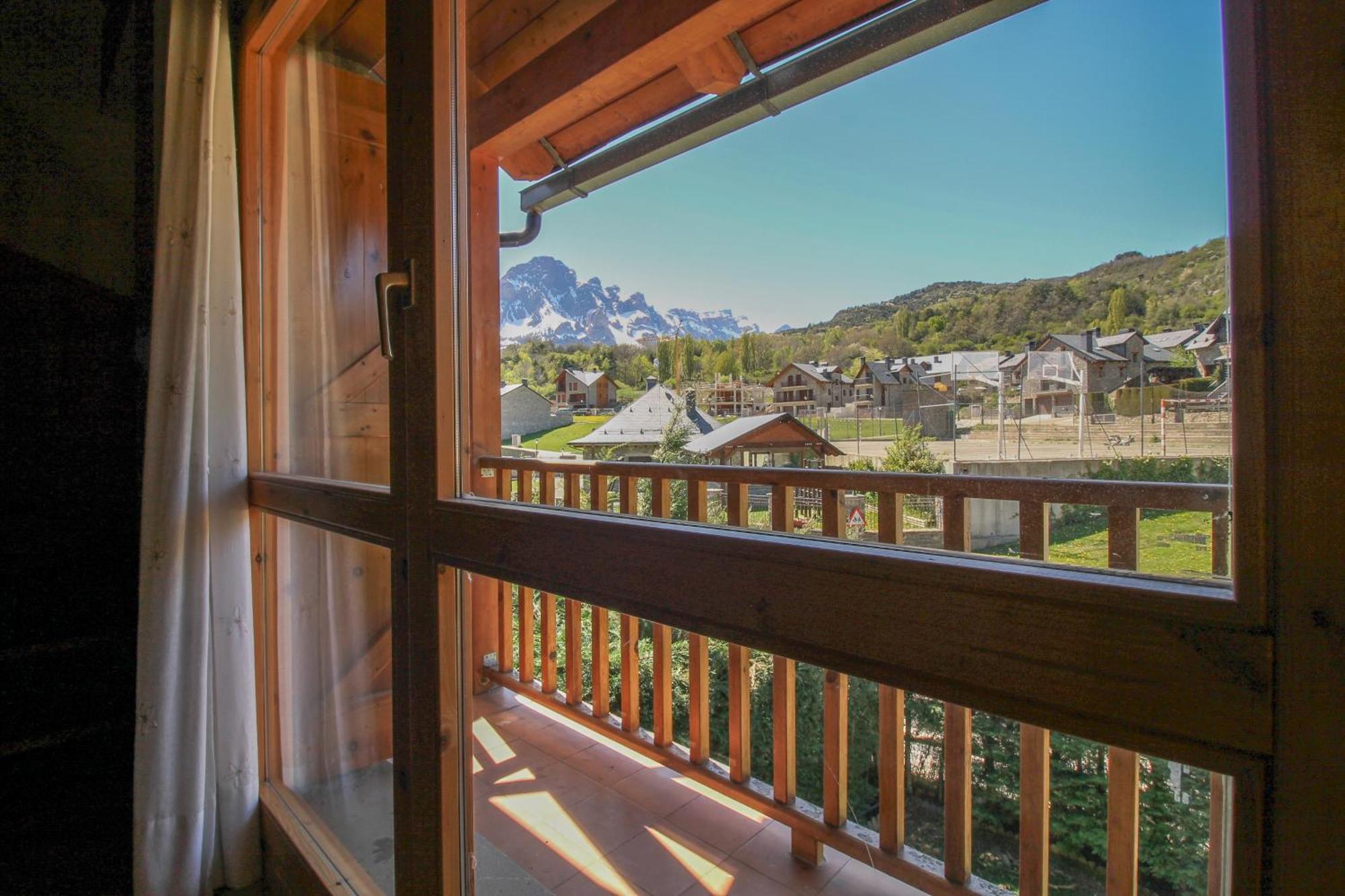 Villa Nuria Трамакастиля де Тена Екстериор снимка